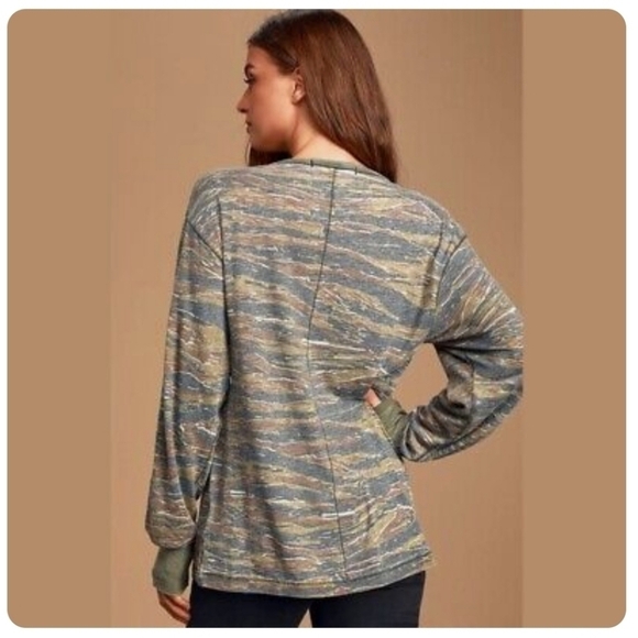 We The Free People Arielle Printed Camo Tiger Combo Tee Top Small - Picture 2 of 9